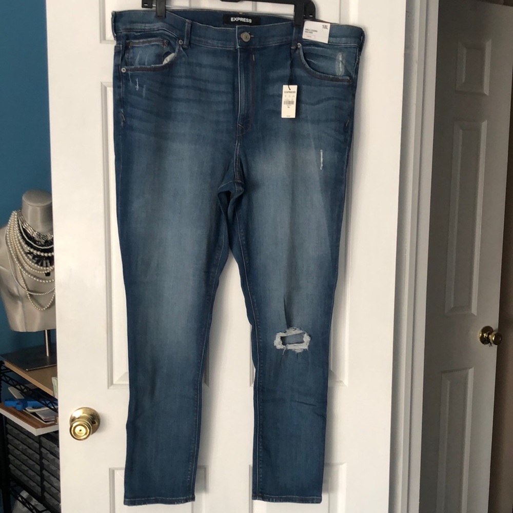 Distressed High Rise Ankle Legging